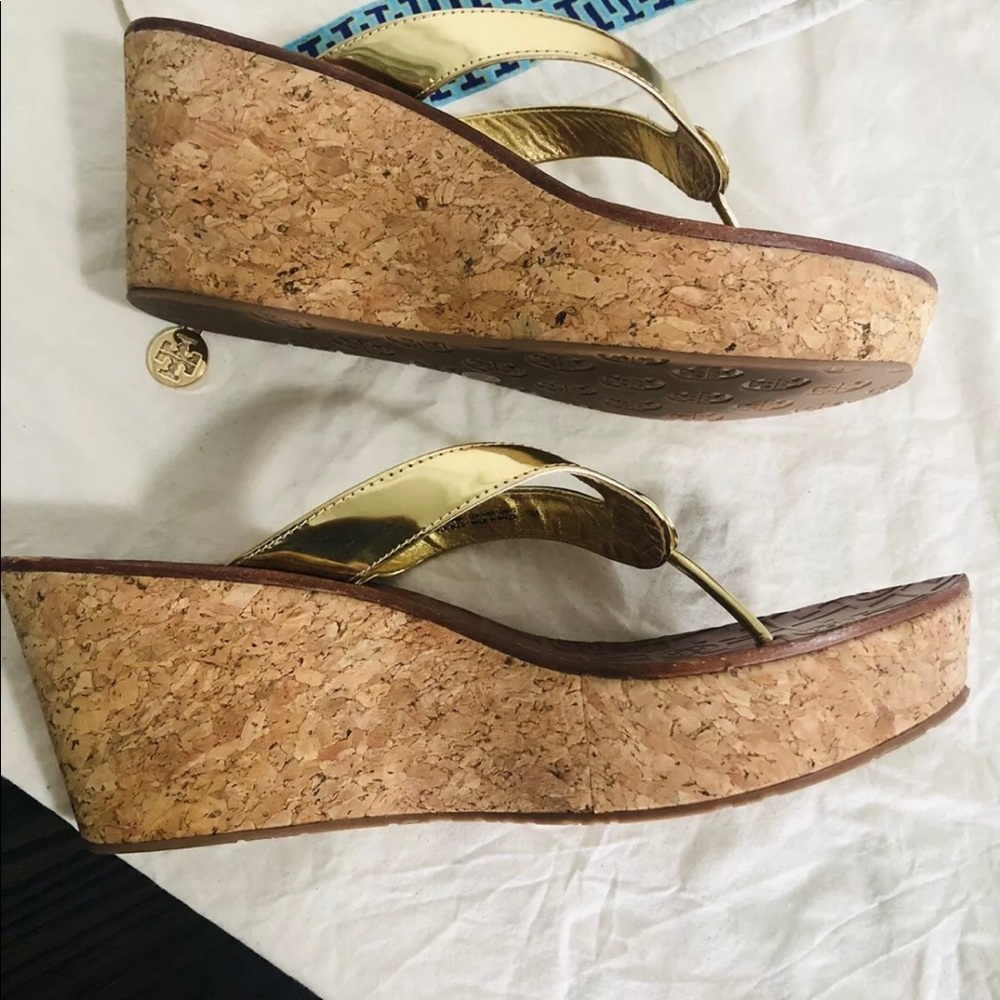 Tory Burch Gold Metallic Wedge Logo Sandals 10 M - Picture 4 of 8